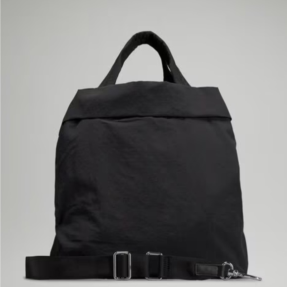 SOLD - Lululemon On My level bag - Picture 4 of 7